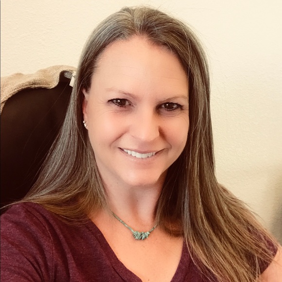 Meet your Posher, Lisa - Picture 1 of 1